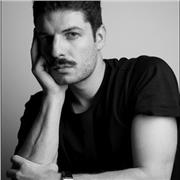 Fotografo professionista impartisce lezioni di fotografia in modalità didattica a distanza